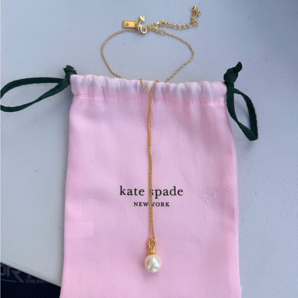 kate spade New York Gold Pearl Drop Necklace - Pink Pouch. NWOT